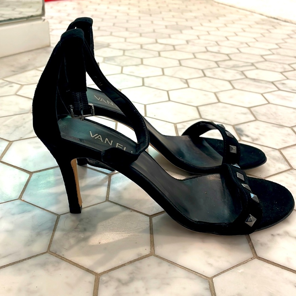 Vaneli black suede sandal 5.5